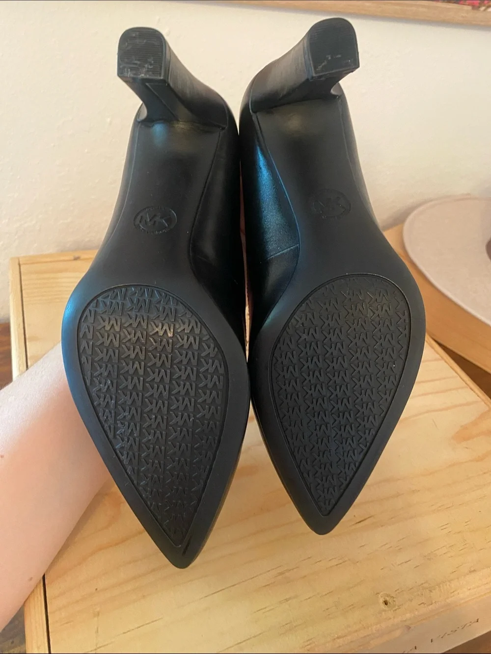 Michael Kors Black Pointed Leather High Heel Pumps